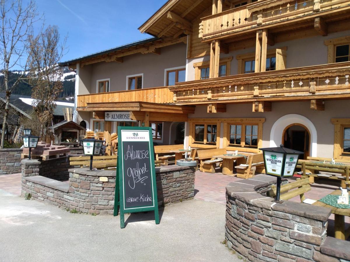 Alpengasthof Almrose Im Heutal ウンケン エクステリア 写真