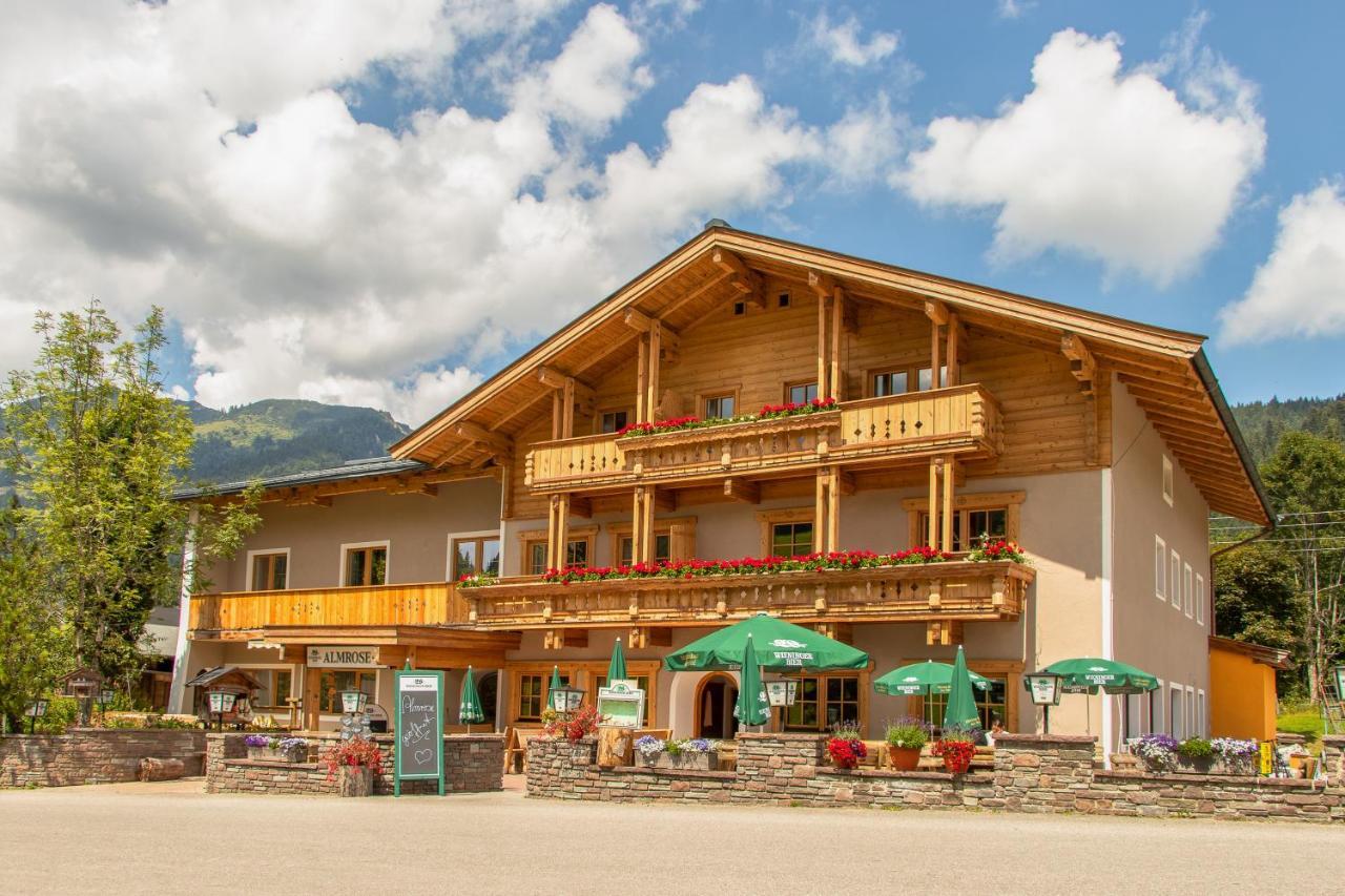 Alpengasthof Almrose Im Heutal ウンケン エクステリア 写真